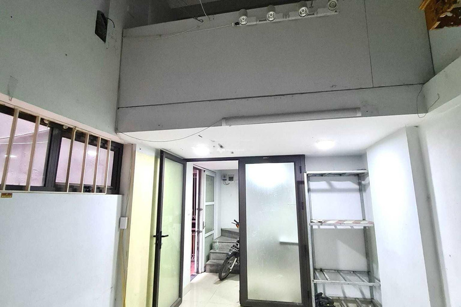 Nguyễn Trãi, Hà Nội cho thuê phòng trọ với diện tích rộng 26m2, trong nhà gồm có 1 phòng ngủ, 1 WC nội thất hiện đại-01