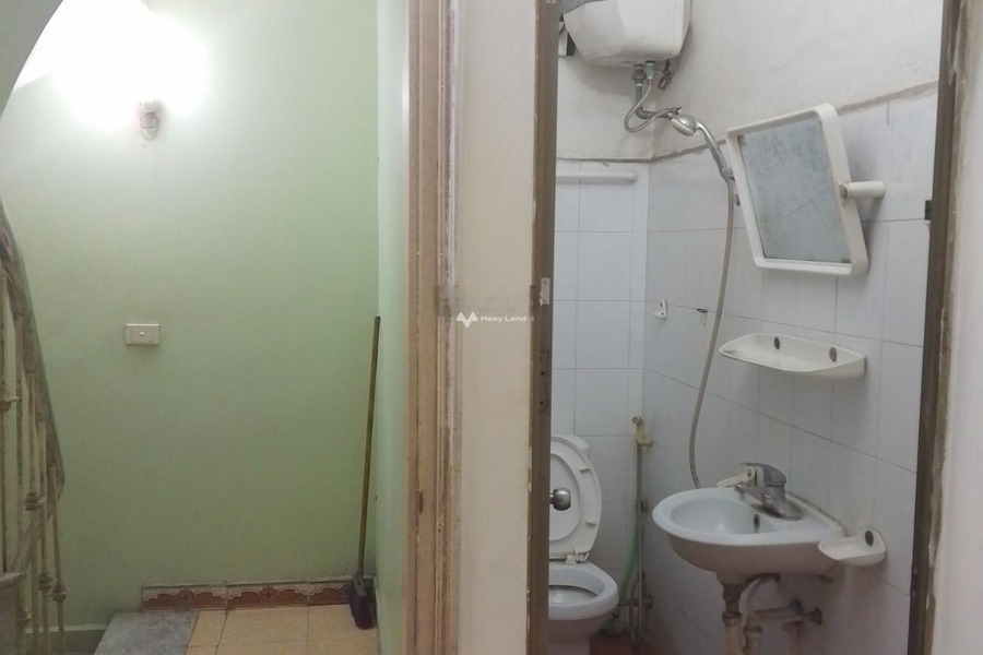 Diện tích như sau 20m2, cho thuê nhà ở vị trí nằm ở Âu Cơ, Quảng An, trong ngôi nhà này gồm 3 PN, 3 WC khách có thiện chí liên hệ ngay-01