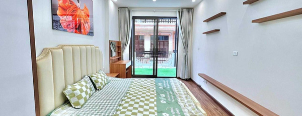 Trong nhà 3 PN, bán nhà ở diện tích chuẩn 31m2 bán ngay với giá siêu khủng chỉ 3.9 tỷ vị trí đặt tại Lê Duẩn, Hà Nội-03