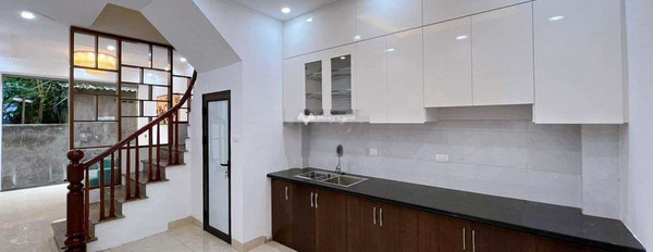 Diện tích khoảng 40m2, cho thuê nhà ở vị trí thuận lợi nằm trên Xuân Đỉnh, Bắc Từ Liêm, trong nhà tổng quan có 6 phòng ngủ, 4 WC vị trí thuận lợi-02