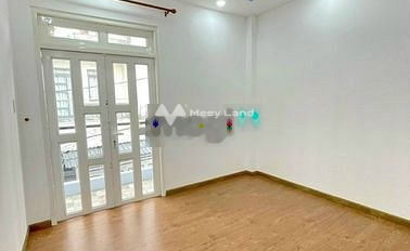 Nhà này có tổng 5 phòng ngủ, cho thuê nhà ở diện tích rộng rãi 60m2 thuê ngay với giá cực rẻ từ 17.5 triệu/tháng trong Phú Nhuận, Hồ Chí Minh-03