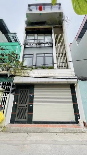 Với ngõ đi ngang 8 m nằm ngay bên trong Nguyễn Văn Hưởng, Long Biên bán nhà bán ngay với giá tốt từ 6.3 tỷ căn này có 4 PN-01