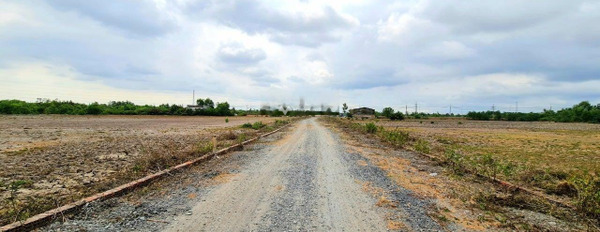 Đất vườn mặt tiền sông rạch. Đường xe tải chạy thoải mái ngay cổng chào xã Phước Khánh -02
