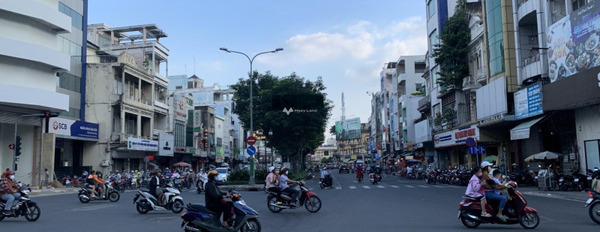 Nằm tại Hồng Bàng, Hồ Chí Minh, bán nhà, bán ngay với giá đề cử 250 tỷ có diện tích chung 340m2, nhà gồm 50 phòng ngủ hỗ trợ mọi thủ tục miễn phí-03