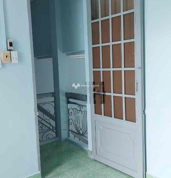 Cho thuê nhà với diện tích là 50m2 vị trí đặt ở Phạm Văn Đồng, Hồ Chí Minh giá thuê chính chủ chỉ 8 triệu/tháng, nhà này bao gồm 3 PN, 2 WC-01