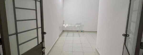Trong căn này gồm 2 phòng ngủ, cho thuê căn hộ vị trí trung tâm Trương Vĩnh Ký, Hồ Chí Minh, 1 WC thuận mua vừa bán-03