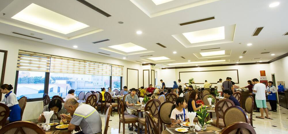 Bán khách sạn4 sao tại Bãi Cháy - Hạ Long - Quảng Ninh, 17 tầng, mặt tiền 20m, thiết kế Tân Cổ Điển, phân khúc khách vip