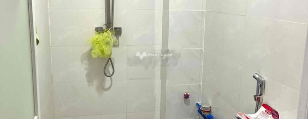 Diện tích như sau 60m2, cho thuê nhà ở vị trí đặt ngay trung tâm Ngô Tất Tố, Bình Thạnh, hướng Đông Nam, ngôi nhà gồm 2 phòng ngủ, 1 WC gọi ngay!-02