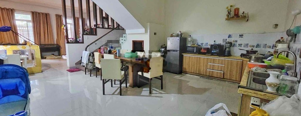 DT 120m2 bán nhà ở nằm ở Buôn Ma Thuột, Đắk Lắk hướng Đông Nam tổng quan nhà gồm 2 phòng ngủ 2 WC khách có thiện chí liên hệ ngay.-02