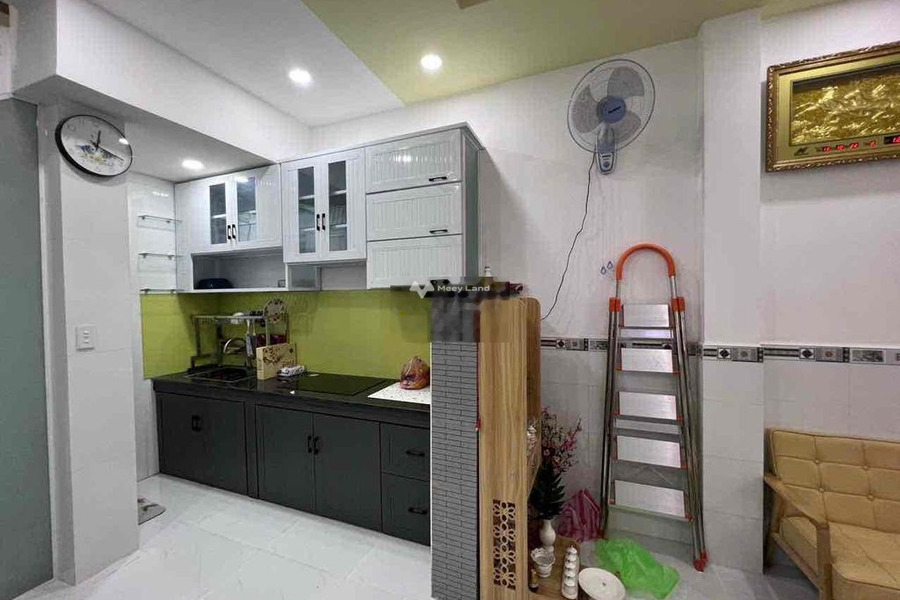 Bán nhà bán ngay với giá thực tế từ 5.7 tỷ diện tích chuẩn 40m2 vị trí trung tâm Nguyễn Tiểu La, Hồ Chí Minh-01