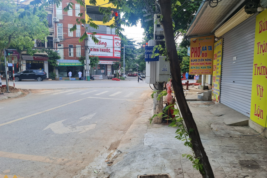 Cho thuê nhà 3 tầng gần cổng bệnh viện Đa khoa tỉnh - Liên Bảo - Vĩnh Yên-01