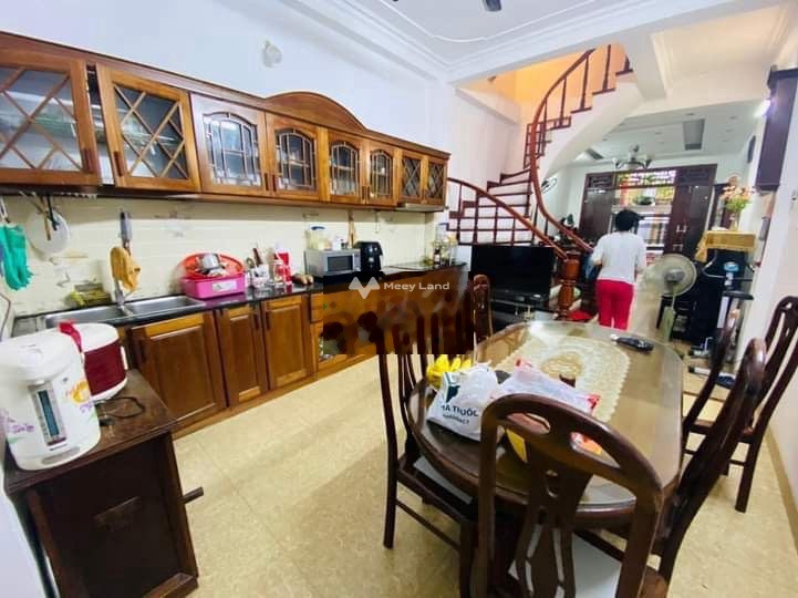 Diện tích 54m2 bán nhà ở vị trí hấp dẫn ngay tại Hoàng Quốc Việt, Hà Nội trong căn này có tổng 4 phòng ngủ 4 WC liên hệ chính chủ.-01