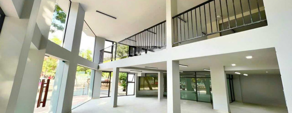 Cho thuê nhà ở diện tích rất rộng 225m2 giá thuê mua liền 120 triệu/tháng vị trí thuận lợi tọa lạc ngay Quận 1, Hồ Chí Minh-02