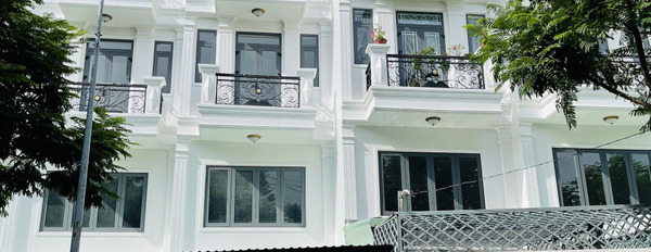 Bán nhà Hà Huy Giáp nằm ngay cầu vượt ngã tư ga 1 trệt 3 lầu, sổ hồng riêng, đường ô tô 12m-03