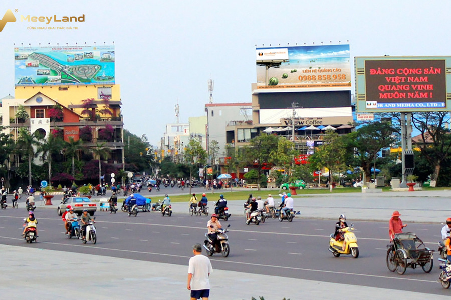 Bán nhà mặt tiền đường Nguyễn Huệ sát quảng trường giá tốt nhất khu-01
