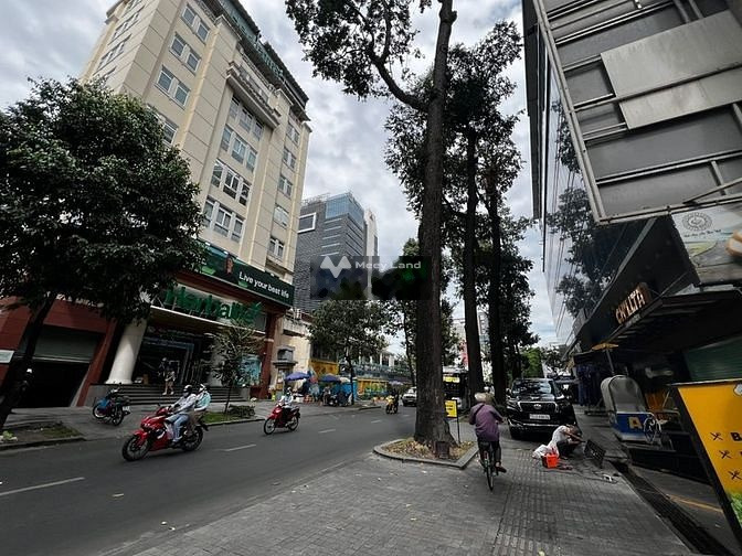 Cho thuê nhà vị trí thuận lợi ở Quận 3, Hồ Chí Minh, giá thuê rẻ 200 triệu/tháng diện tích rộng 600m2, ngôi nhà gồm 4 phòng ngủ-01
