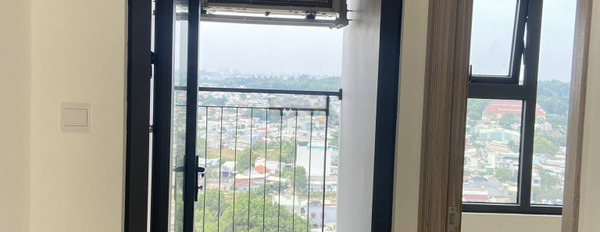 Căn hộ nhìn chung gồm có 2 phòng ngủ, cho thuê căn hộ vị trí đặt ngay tại Long Thạnh Mỹ, Hồ Chí Minh, 2 WC có chỗ để xe-02