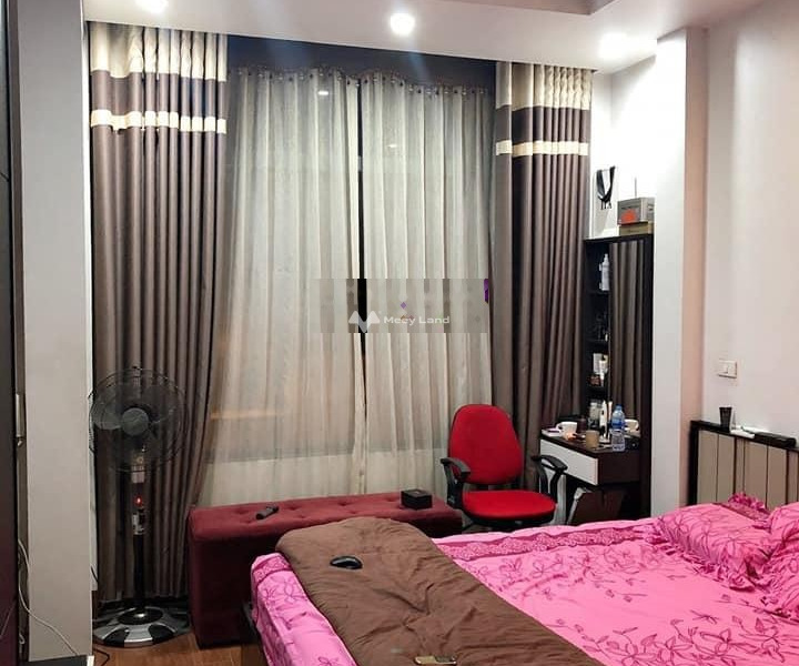Trong nhà nhìn chung bao gồm 4 phòng ngủ, cho thuê nhà ở có diện tích chính 45m2 giá thuê hữu nghị từ 18 triệu/tháng ngay ở Yên Hòa, Cầu Giấy-01