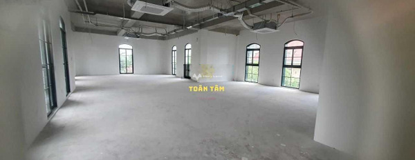 Cho thuê tòa nhà siêu đẹp Thảo Điền Quận 2 DTD 1000m2 -02