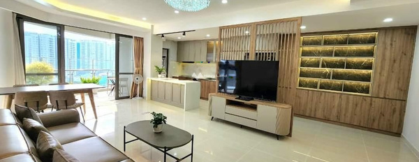Diện tích 135m2, cho thuê chung cư giá thuê hấp dẫn chỉ 32 triệu/tháng vị trí đẹp gần Quận 7, Hồ Chí Minh, trong căn hộ có tổng 3 PN, 2 WC giá hợp lý-02