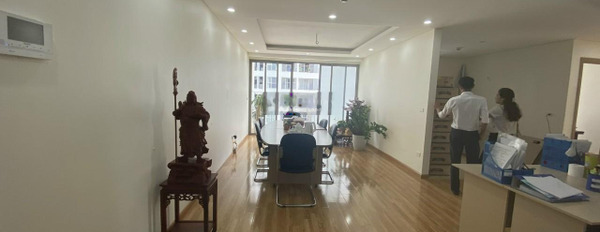 Tổng quan căn hộ bao gồm có 4 PN, cho thuê căn hộ hướng Tây - Bắc vị trí hấp dẫn ngay tại Thanh Xuân, Hà Nội, 3 WC liên hệ chính chủ-03