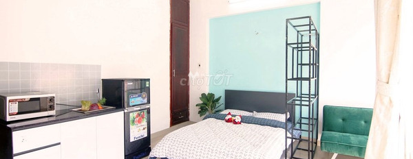 Trong căn hộ bao gồm có 1 phòng ngủ, cho thuê căn hộ mặt tiền tọa lạc ngay trên Tân Bình, Hồ Chí Minh, 1 WC ở lâu dài-03