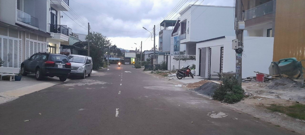Chính chủ gửi bán nhà mặt tiền đường Lê Văn Tám, ngay trung tâm phường 2 Bảo Lộc
