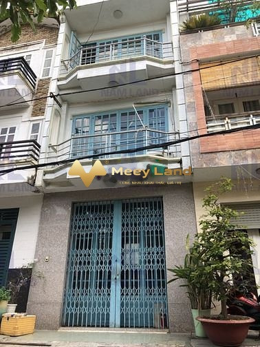 Vị trí mặt tiền tọa lạc gần Đường Số 12, Hồ Chí Minh cho thuê nhà vào ở luôn giá thực tế chỉ 25 triệu/tháng, nhà gồm có 4 phòng ngủ, 4 WC-01