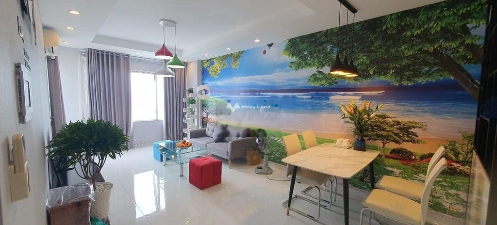 Căn hộ nhìn chung gồm có Nội thất đầy đủ, bán căn hộ diện tích rất rộng 104m2 vị trí đặt tại Bình Thạnh, Hồ Chí Minh giá bán cực rẻ 4.55 tỷ