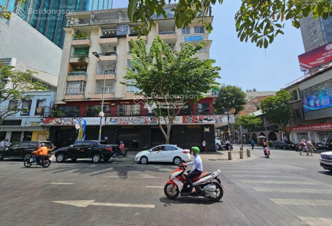 Cho thuê nhà vị trí mặt tiền nằm trên Nguyễn Huệ, Hồ Chí Minh, thuê ngay với giá cạnh tranh 500 triệu/tháng diện tích chung quy 450m2