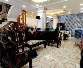 27.5 tỷ, bán liền kề diện tích cụ thể 160m2 vị trí đặt ở trong Tạ Quang Bửu, Hồ Chí Minh, trong căn này gồm 6 phòng ngủ, 6 WC liên hệ liền-03