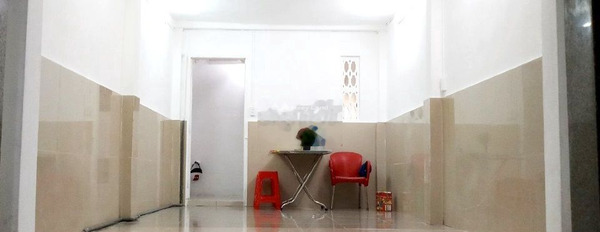 Cho thuê nhà diện tích chuẩn 125m2 tọa lạc ngay tại Phú Nhuận, Hồ Chí Minh thuê ngay với giá mềm chỉ 13.5 triệu/tháng, nhà có tổng 2 phòng ngủ, 2 WC-03
