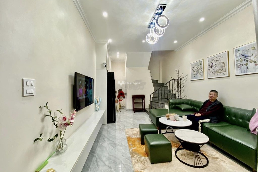 Nhà có 3 phòng ngủ bán nhà ở có diện tích 31m2 giá bán cạnh tranh chỉ 5.9 tỷ vị trí đẹp ở Ba Đình, Hà Nội-01