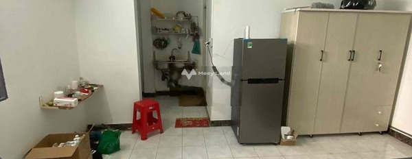 Trả tiền ngân hàng cho thuê phòng trọ với diện tích 30m2 Nguyễn Xí, Hồ Chí Minh, Nội thất đầy đủ giá thuê liền từ 5.5 triệu/tháng bãi đậu xe rộng-02