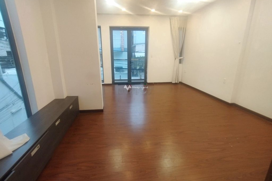 Có diện tích chuẩn 90m2, cho thuê nhà ở vị trí đặt tọa lạc trên Phường 10, Phú Nhuận, nhà bao gồm 4 PN nhà view bao đẹp-01