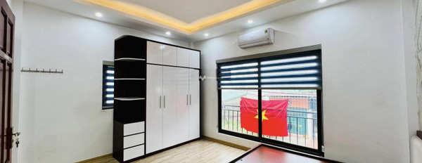 Có diện tích rộng 34m2 bán nhà vị trí đẹp ở Giang Biên, Hà Nội trong nhà nhìn chung có 3 phòng ngủ 3 WC vị trí siêu đẹp-03
