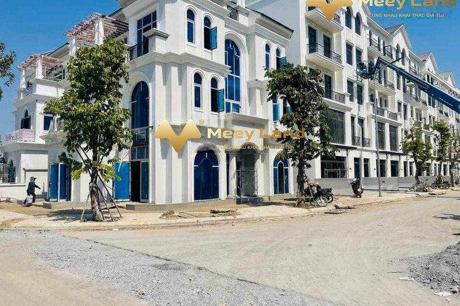 Diện tích rộng 200 m2, bán nhà vị trí đặt ngay trên Quận 9, Hồ Chí Minh-01