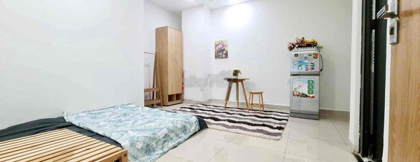 phòng studio 20m2 bùi đình tuý -02