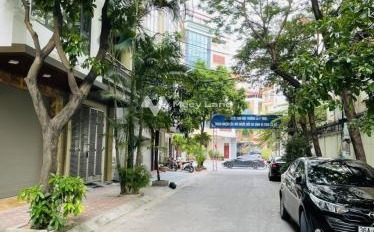 DT 100m2 bán nhà ở vị trí đặt nằm ngay Trần Đăng Ninh, Hà Nội tổng quan căn nhà này 8 phòng ngủ với mặt ngõ rộng 15 mét ở lâu dài-02