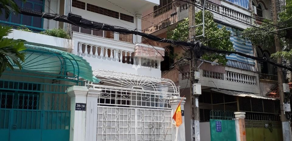 Căn nhà có tổng cộng 6 phòng ngủ bán nhà bán ngay với giá đàm phán chỉ 24 tỷ có diện tích rộng 80m2 vị trí thuận lợi nằm trên Ngô Quyền, Hồ Chí Minh
