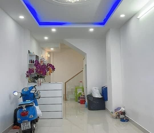 Bán nhà, 2 mặt tiền Trần Hưng Đạo, quận 1, diện tích 50m2 ngang hiếm 4,5m, giá chỉ 7,3 tỷ