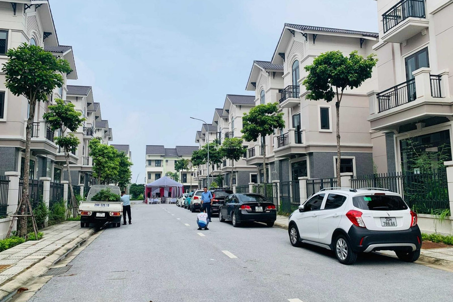Bán liền kề nội thất nhập khẩu Không nội thất vị trí đẹp ở Từ Sơn, Bắc Ninh bán ngay với giá siêu mềm 7.5 tỷ diện tích rất rộng 1305m2-01