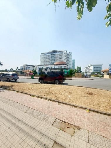 Cho thuê nhà Phía trong Đồng Khởi, Biên Hòa, thuê ngay với giá siêu ưu đãi 15 triệu/tháng diện tích chung quy 94m2, trong căn này bao gồm 4 phòng ngủ-01