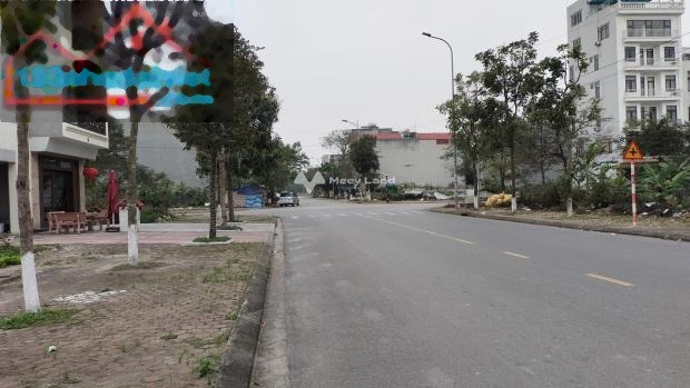 Tôi đang rất gấp bán liền kề vị trí tiện lợi Nguyễn Quyền, Bắc Ninh giá bán hạt dẻ từ 8.5 tỷ diện tích gồm 100m2, với đường nhựa 22 m lh biết chi tiết-01