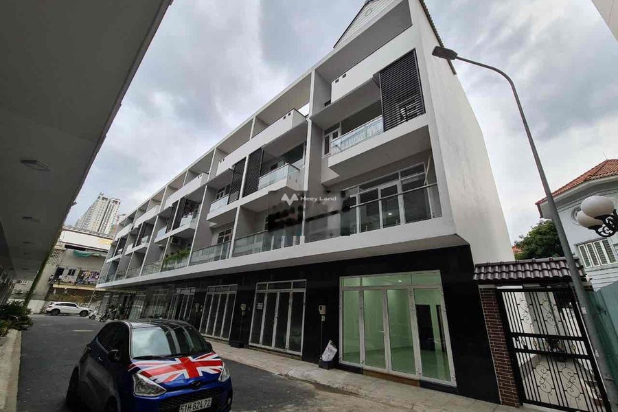 Nhà 4 PN cho thuê nhà ở diện tích chính là 70m2 giá thuê rẻ 18 triệu/tháng nằm tại Phú Thuận, Hồ Chí Minh, hướng Đông-01