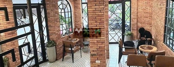 Cho thuê shophouse vị trí thuận lợi nằm ở Phú Nhuận, Hồ Chí Minh có chỗ để xe-02