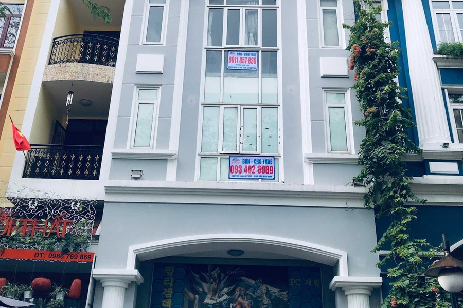 Diện tích thực 111m2, cho thuê nhà ở vị trí đẹp tọa lạc ngay tại Quận 7, Hồ Chí Minh, hướng Nam, nhà này gồm có 3 phòng ngủ, 3 WC liên hệ chính chủ-01
