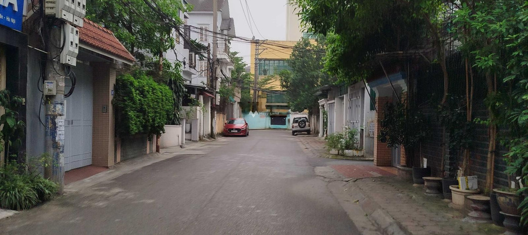 Có diện tích chung 170m2 bán nhà vị trí mặt tiền tọa lạc ngay ở Nguyễn Sơn, Hà Nội hỗ trợ mọi thủ tục miễn phí, giá mùa dịch