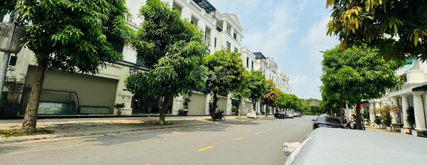 Bán Shophouse thô mặt Hải Đăng 105m2 xây 5 tầng vinhomes marina tuyệt đẹp giá : 13.9 tỷ ( có lộc lá -03