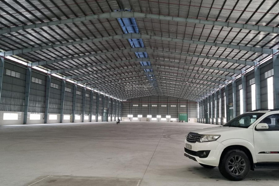 Cho thuê xưởng 5000m2 (xd 3800m2). Xưởng mới 100%, PCCC tự động, Có văn phòng, trạm hạ thế -01